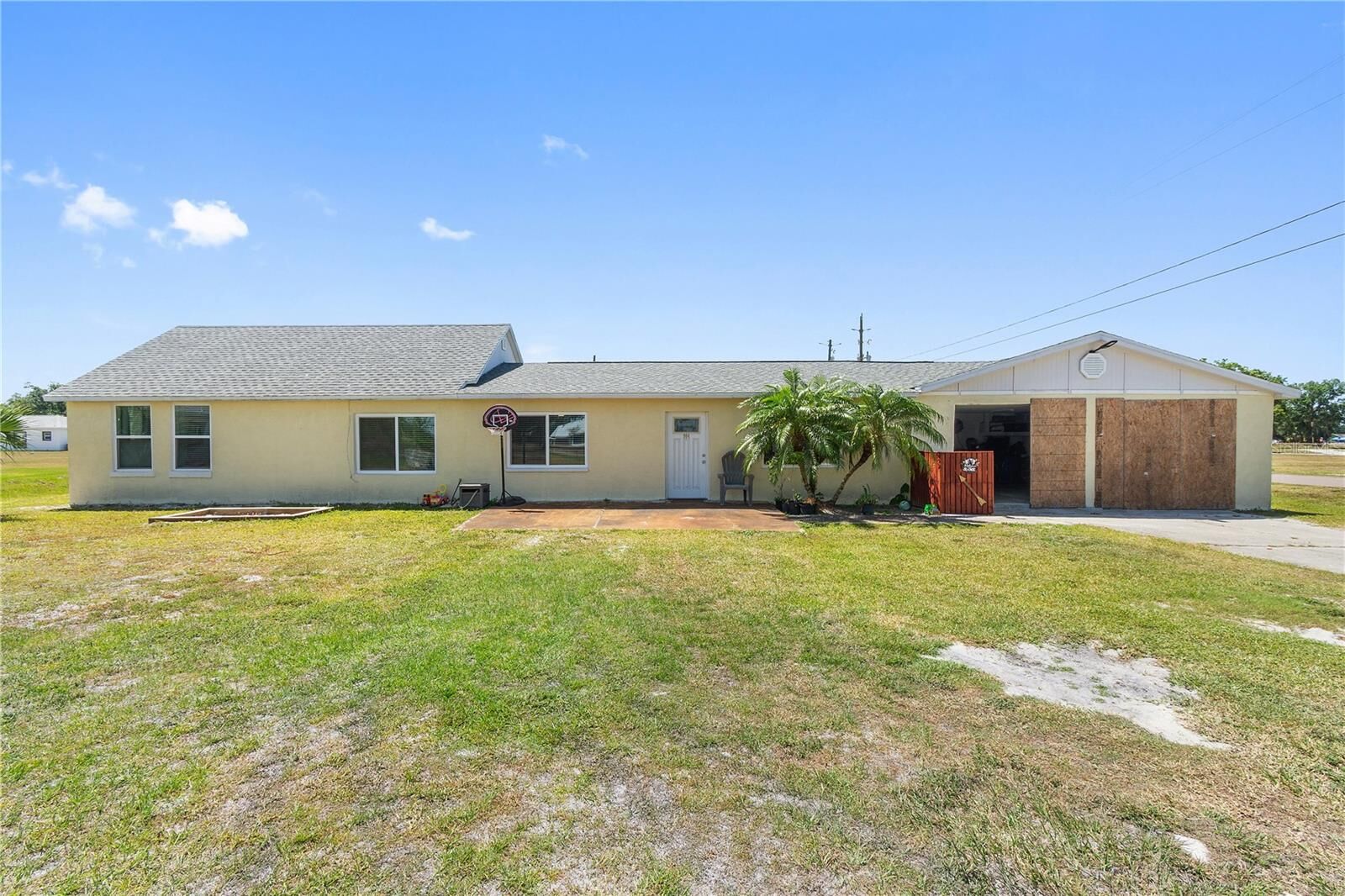 Property Photo:  904 Terrier Drive  FL 33890 