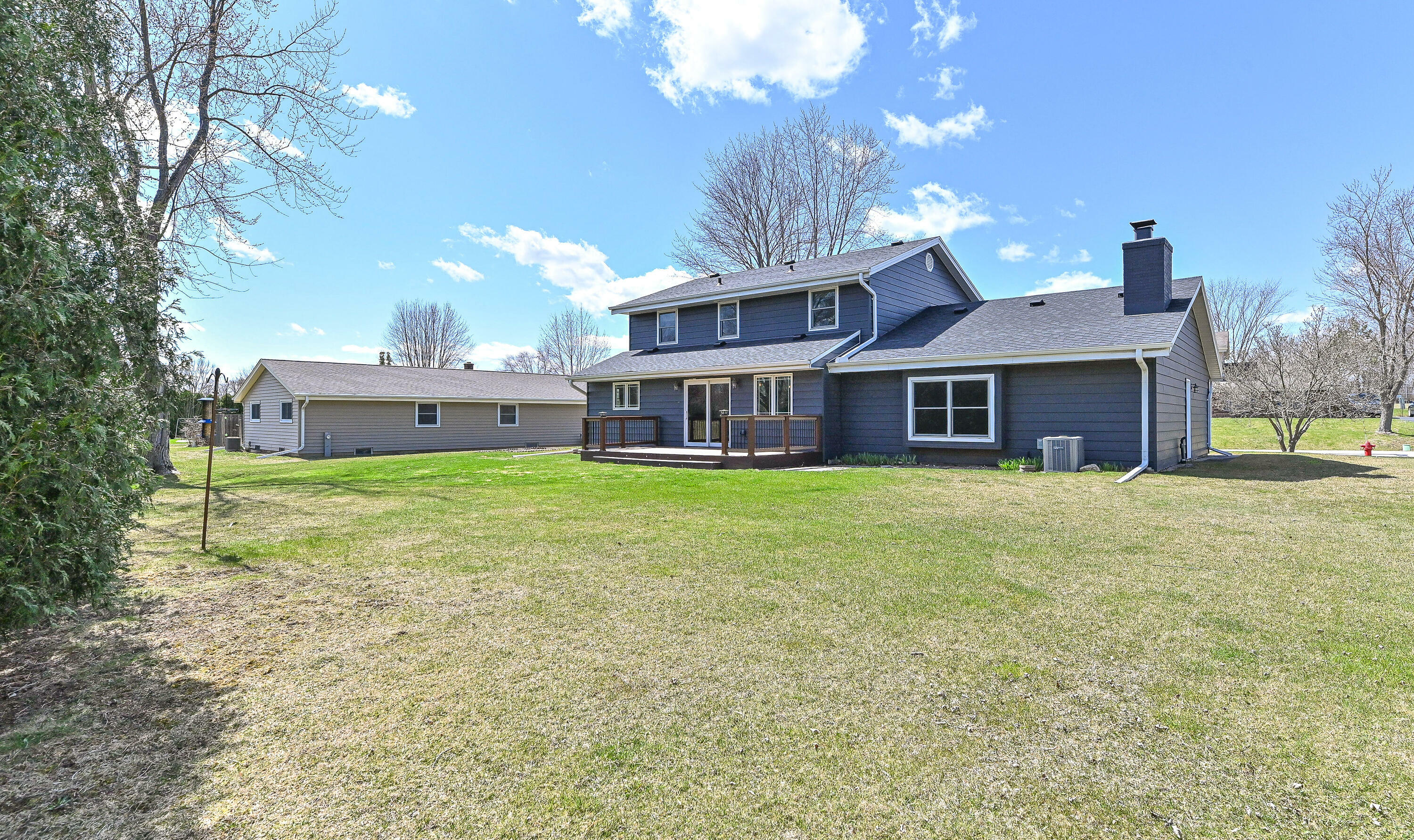 Property Photo: W176s7774 Kristin Dr WI 53150
