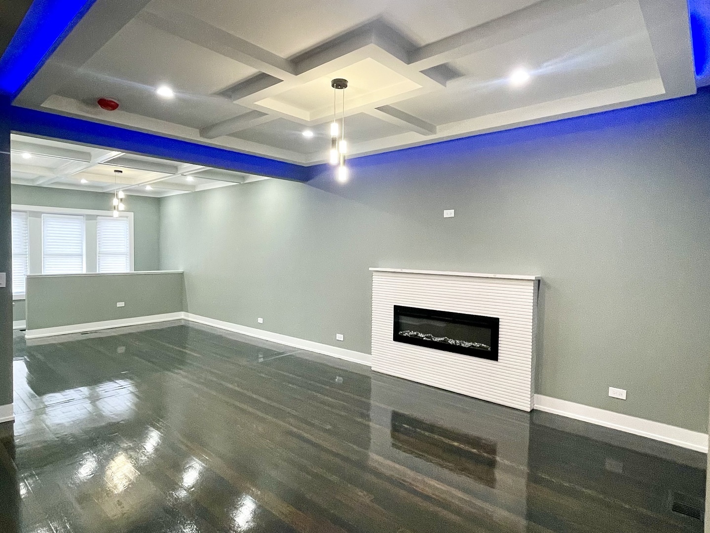 Property Photo: 7042 S Eberhart Avenue IL 60637