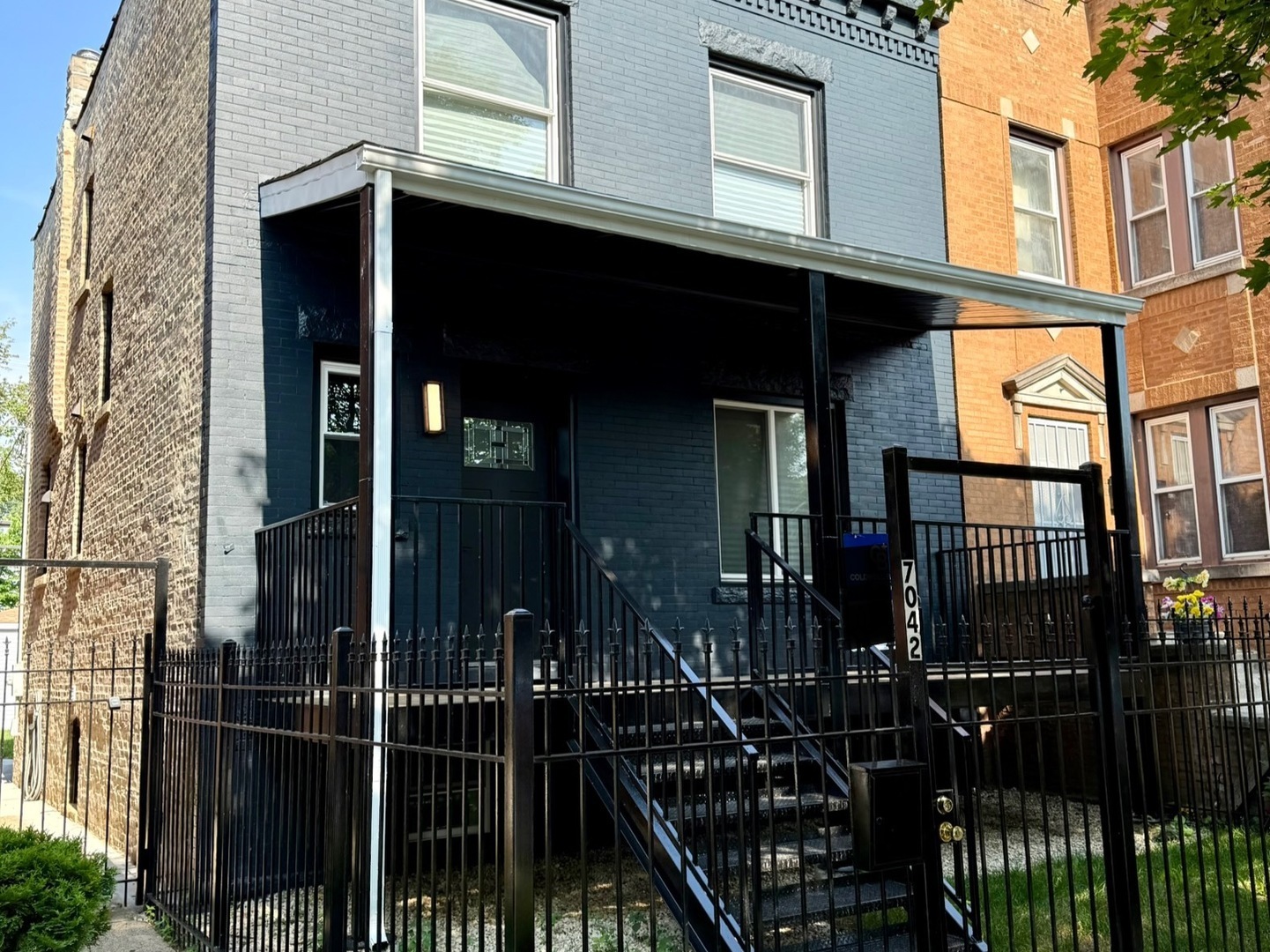 Property Photo:  7042 S Eberhart Avenue  IL 60637 