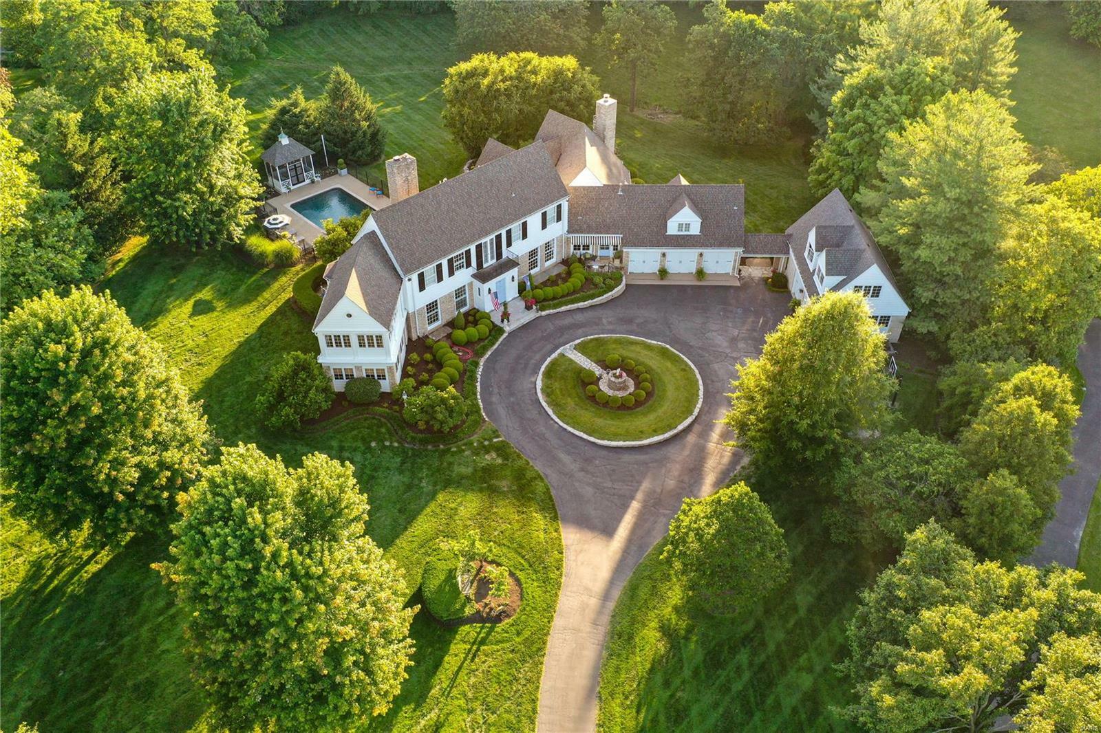Property Photo: 4 Country Life Acres MO 63131