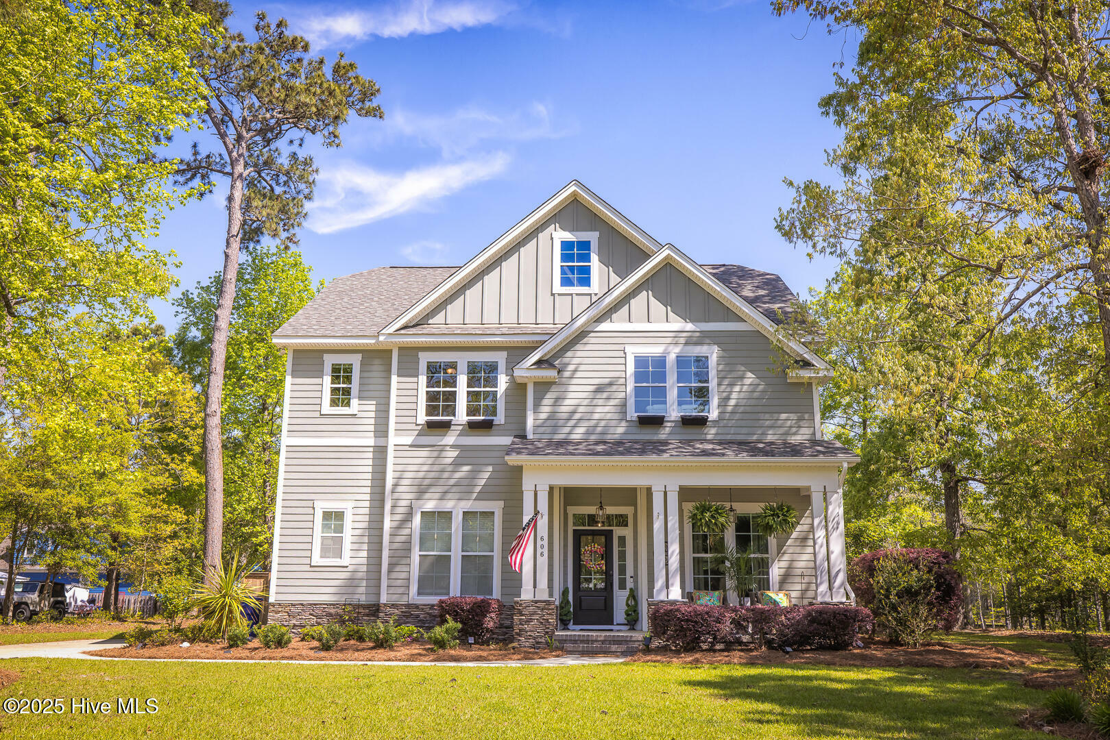 Property Photo: 606 Center Drive NC 28443
