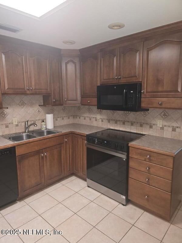 Property Photo:  735 Foxbriar Cove  FL 32221 