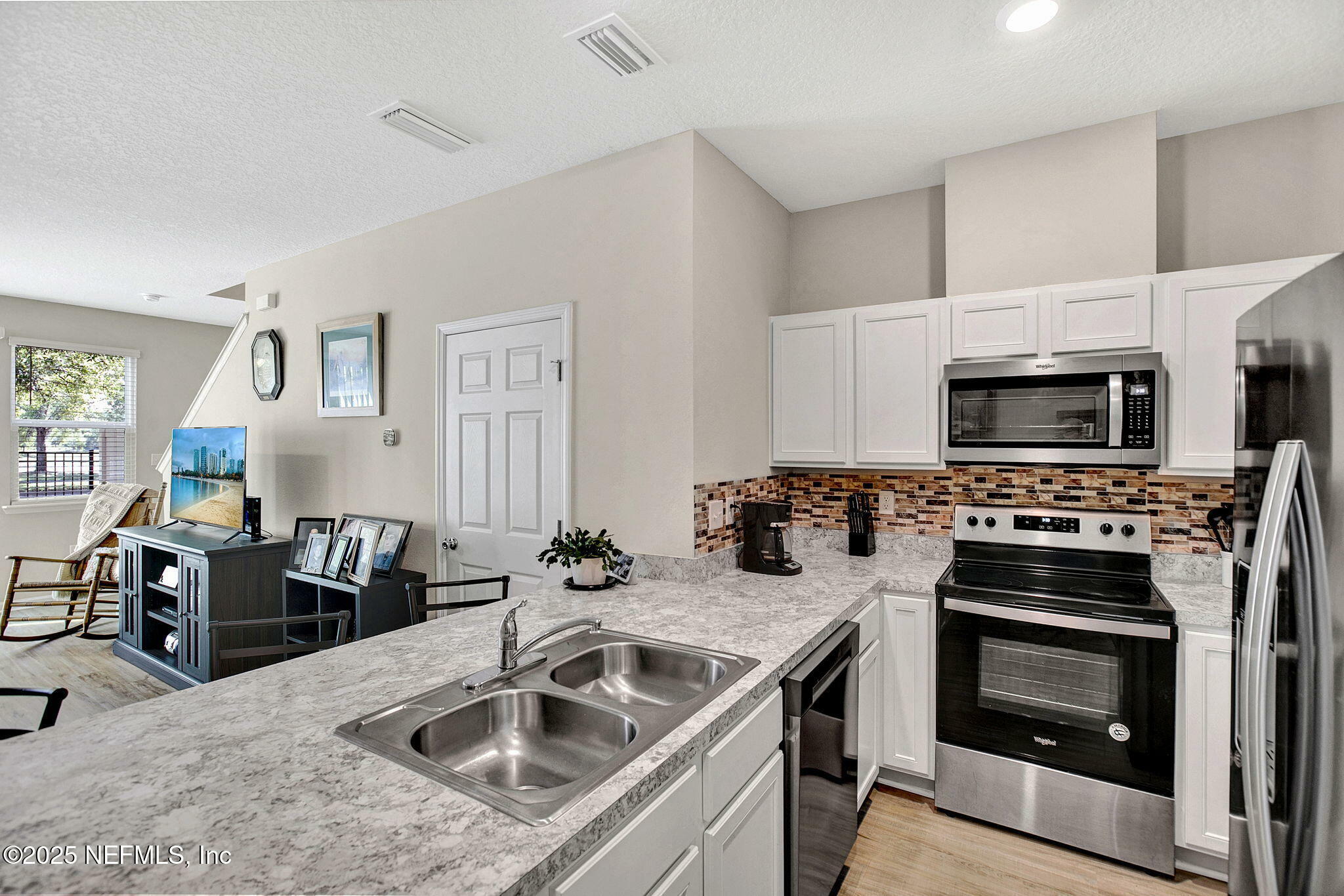Property Photo: 7122 Ambrosius Way FL 32258