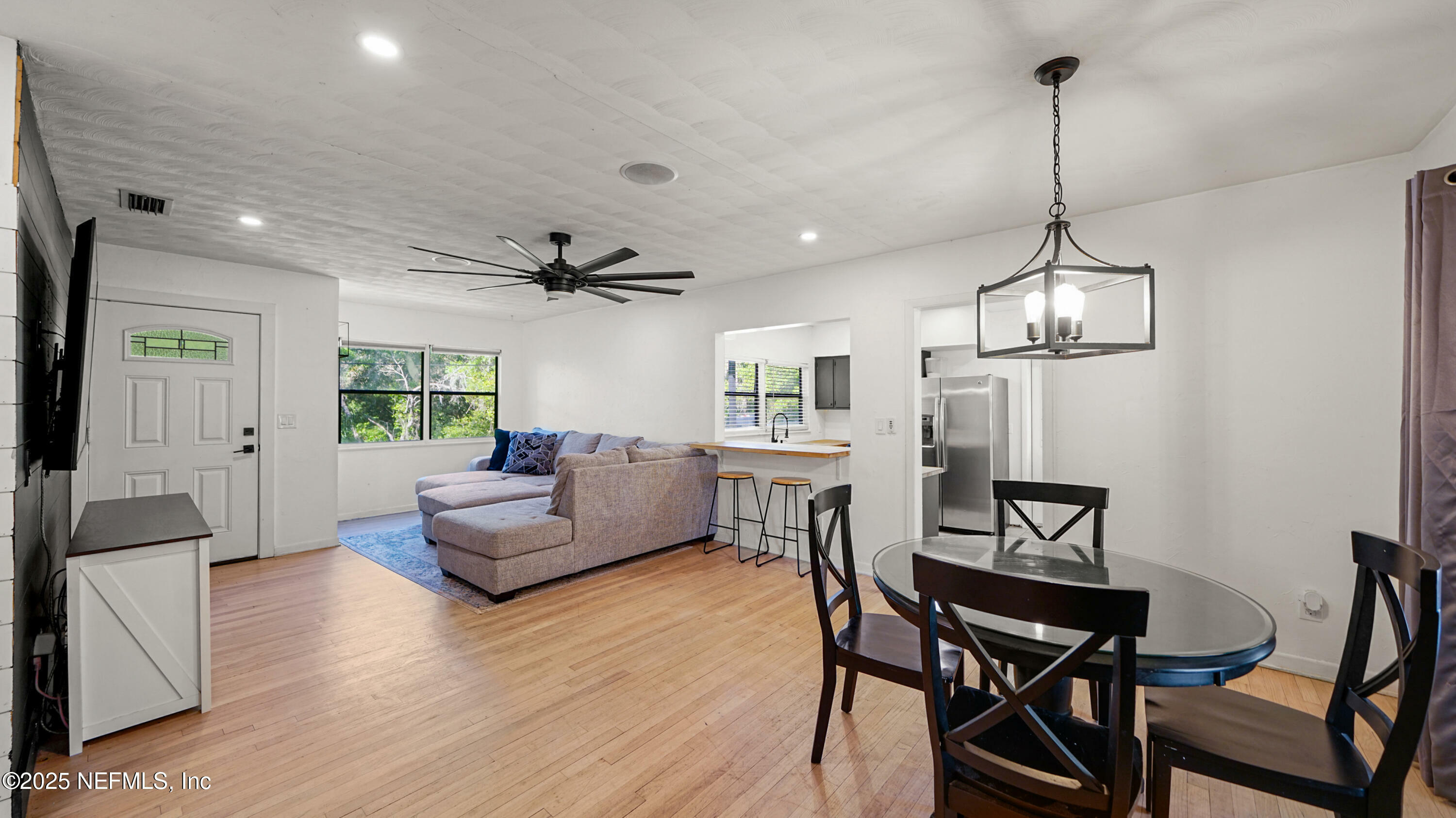 Property Photo: 1403 15th Street FL 32177