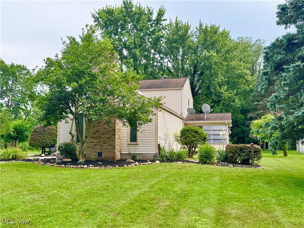 Property Photo: 11249 Leffingwell Road OH 44401