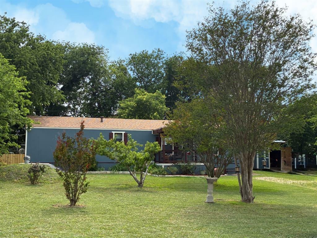 Property Photo: 1425 N Agnes Wills Road TX 76630