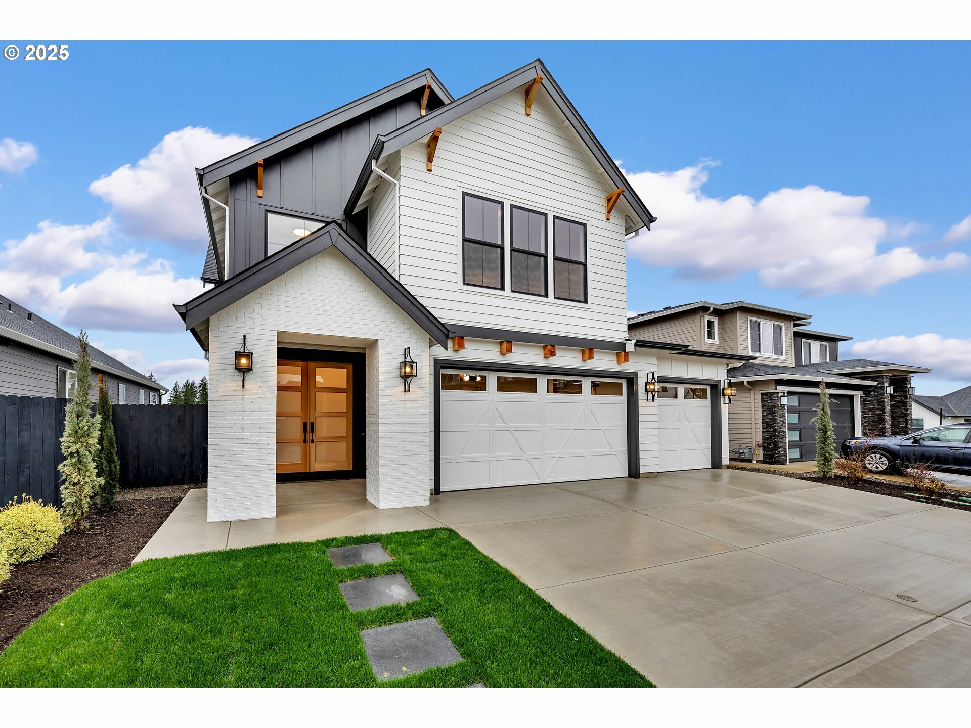 Property Photo:  231 W Koa St  WA 98671 