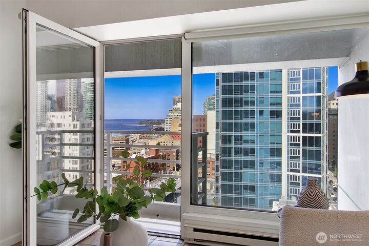 1415  2nd Avenue 1903  Seattle WA 98101 photo