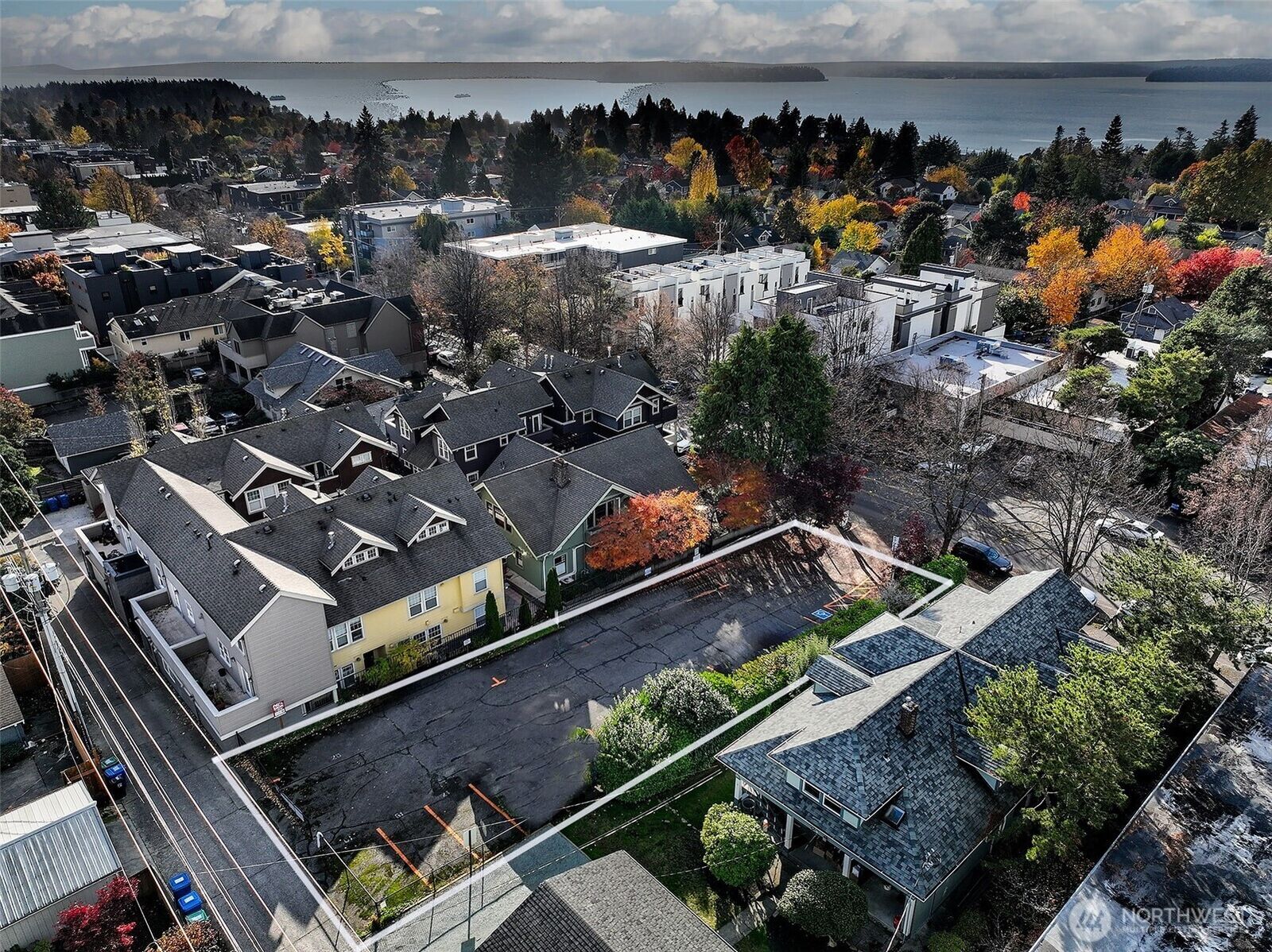 Property Photo: 5420 California Avenue SW WA 98136