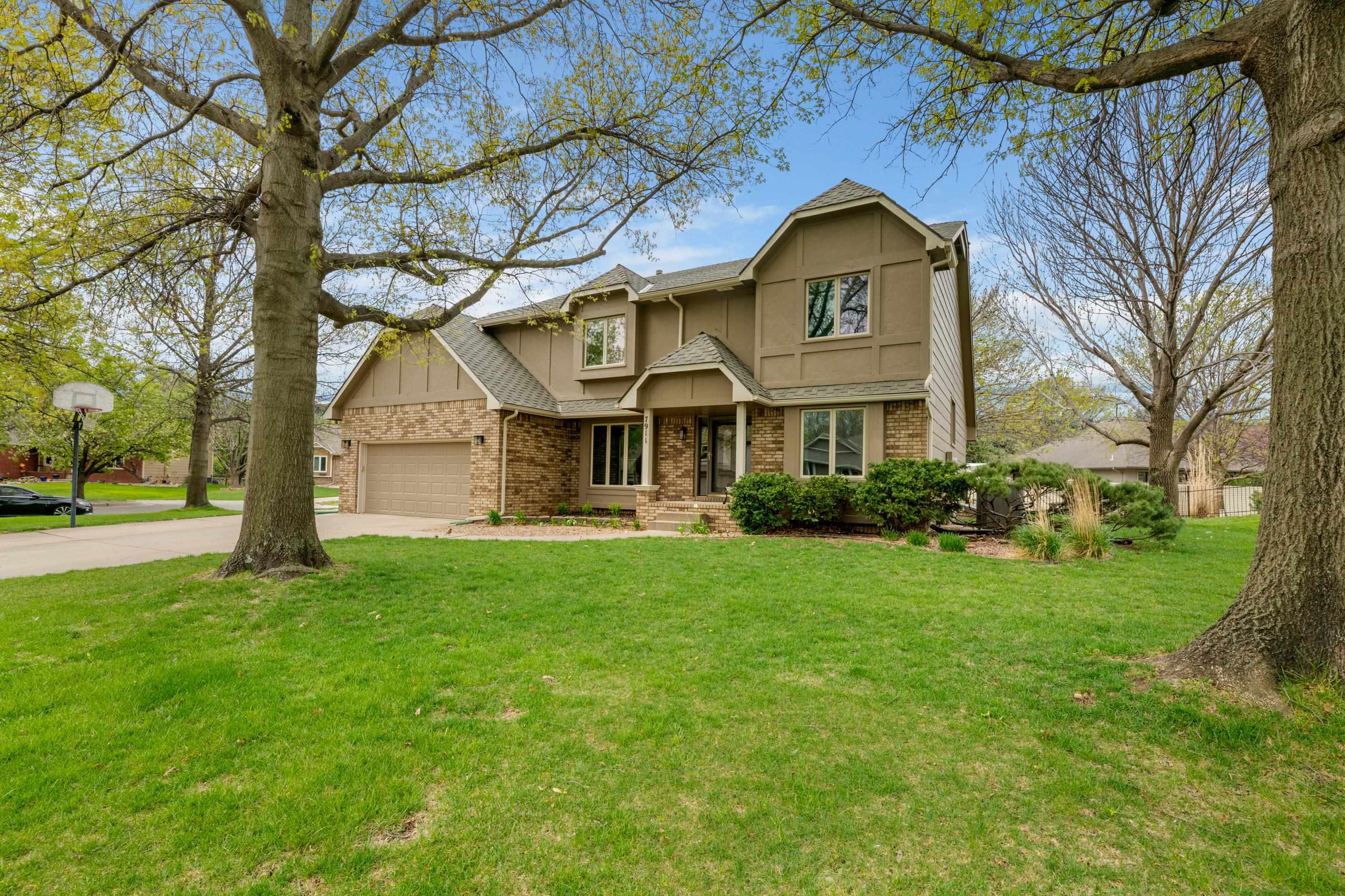 Property Photo: 7911 W Birdie Lane Cir KS 67205