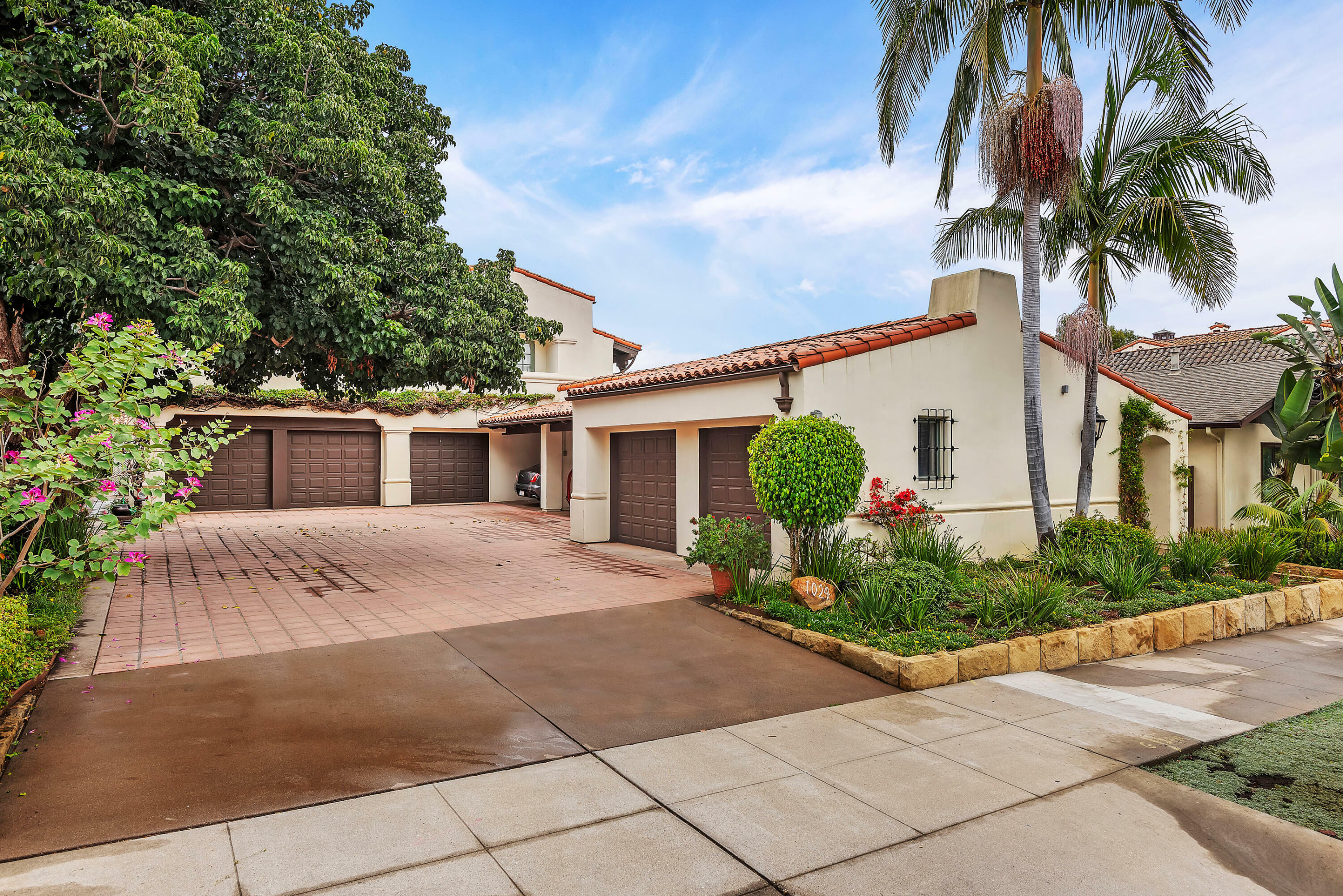 Property Photo: 1024 Garden Street 4 CA 93101