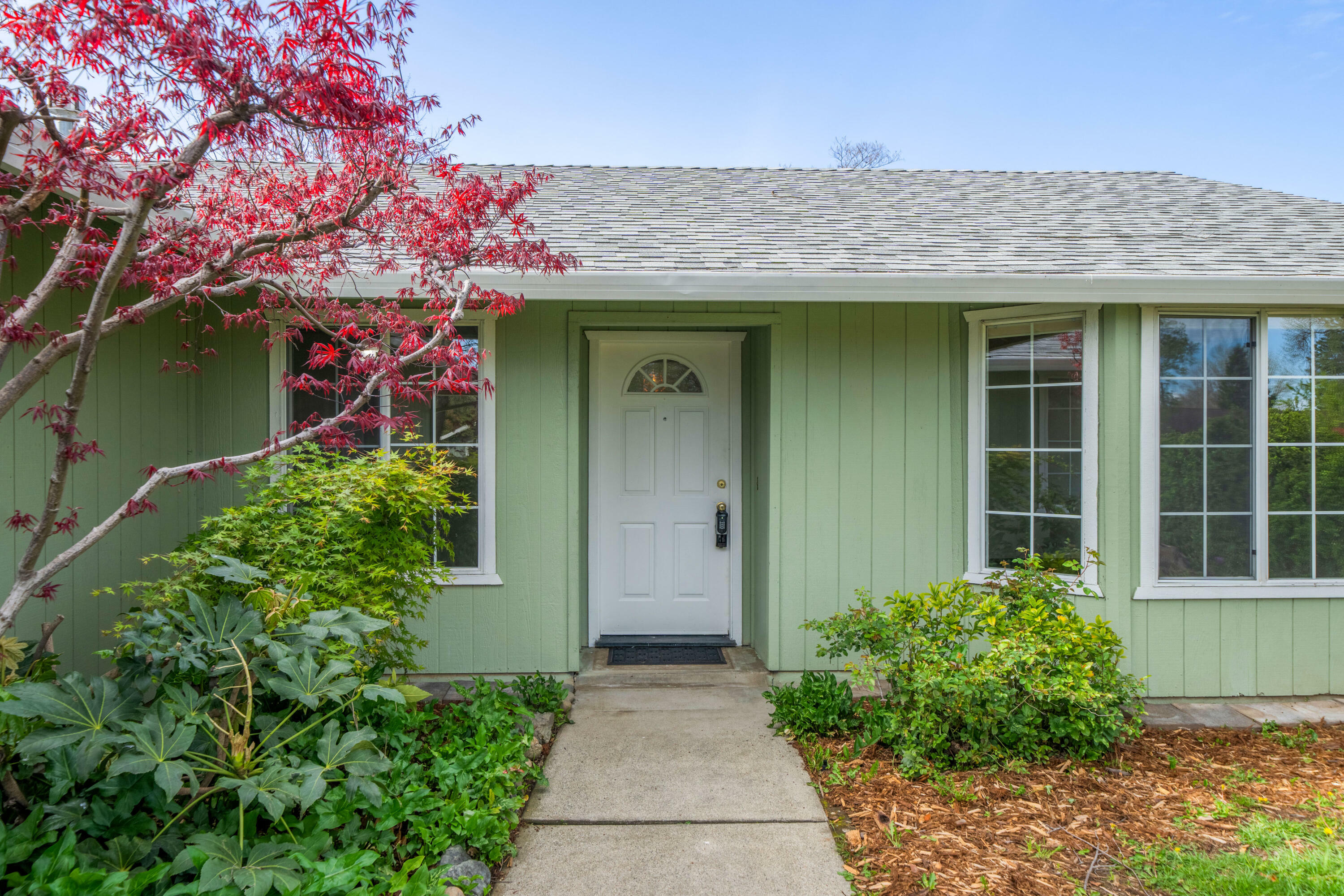 Property Photo: 2822 Gunn Court CA 96001