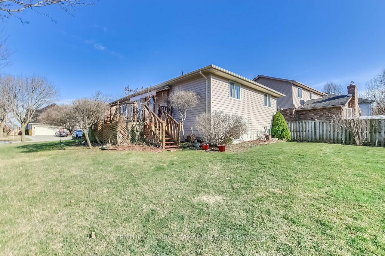Property Photo: 26 Stoneycreek Place ON N5X 3X4