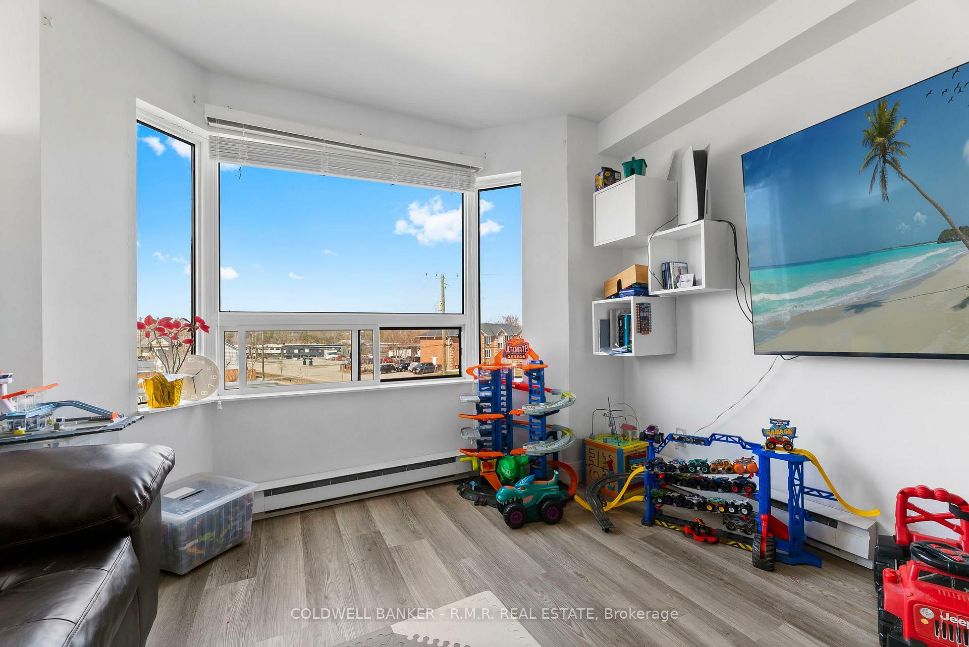 Property Photo: 41 Ash Street 301 ON L9P 1E2