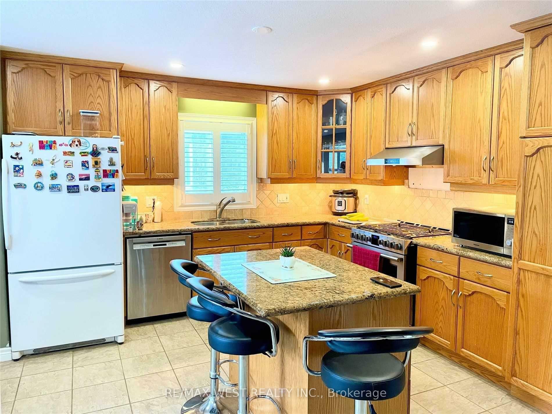 Photo de la propriété: 18 Sprowl Street ON L7J 3A8