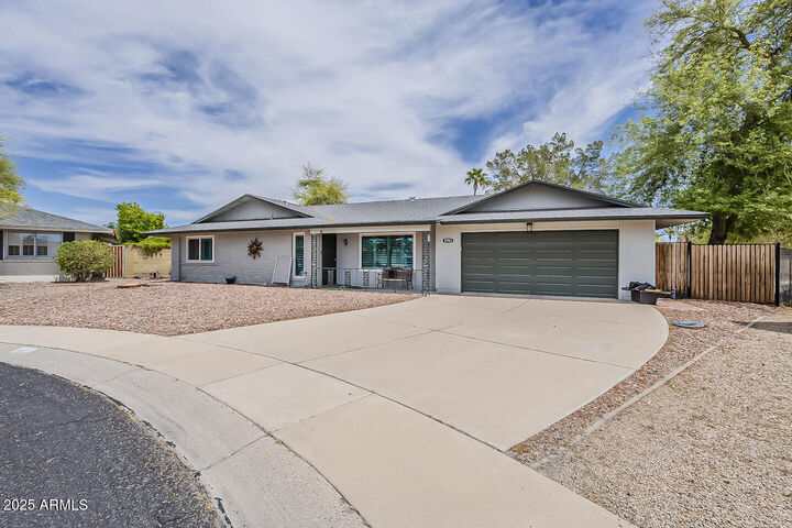 Property Photo:  9703 W Hawthorn Court  AZ 85351 