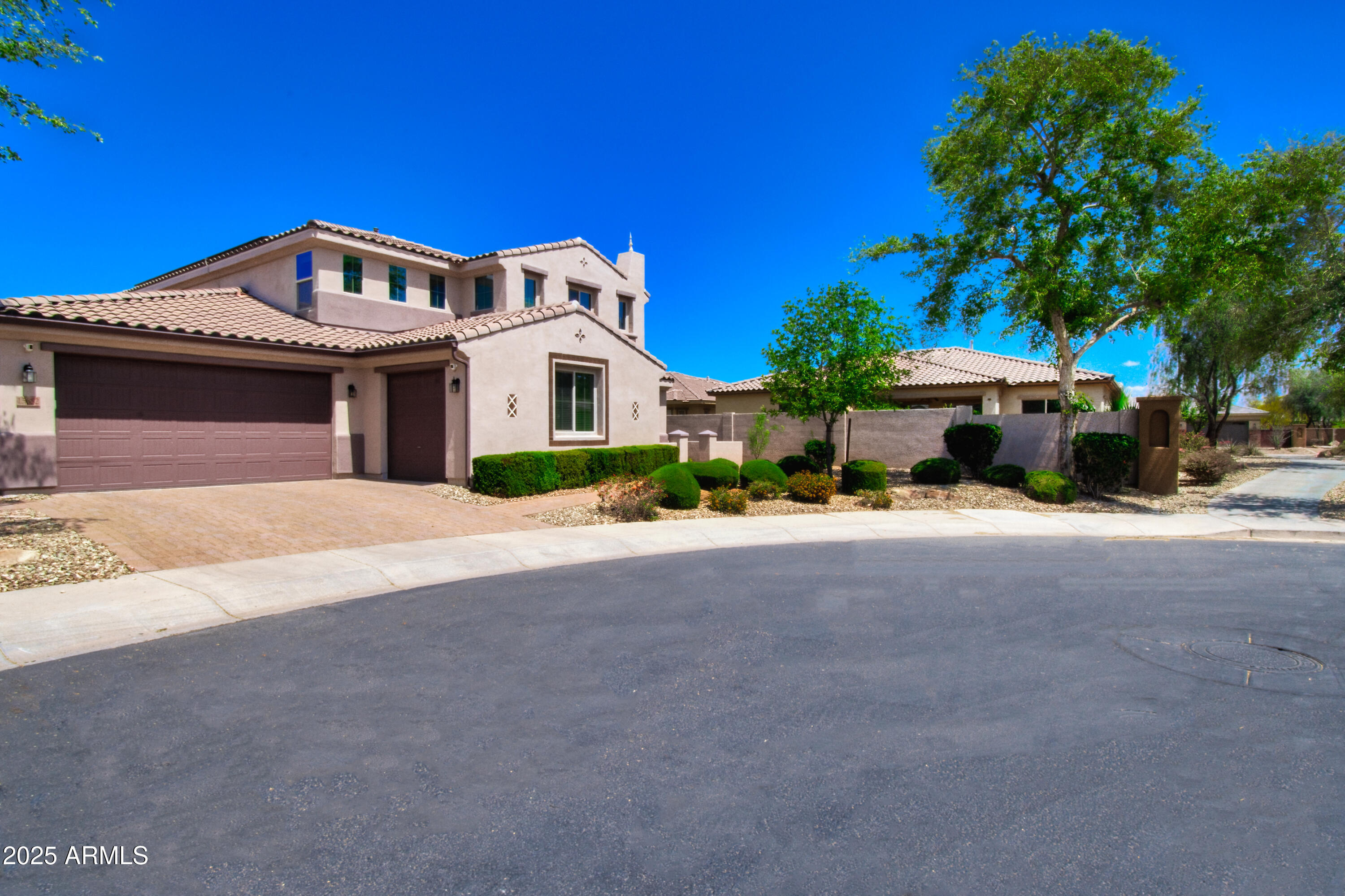 Property Photo: 15682 W Wilshire Drive NE AZ 85395