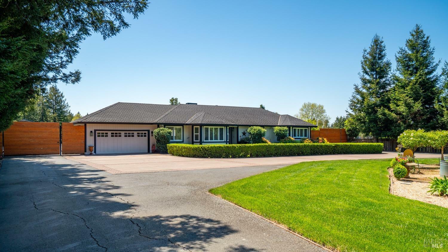 Property Photo:  1870 E Cotati Avenue  CA 94951 