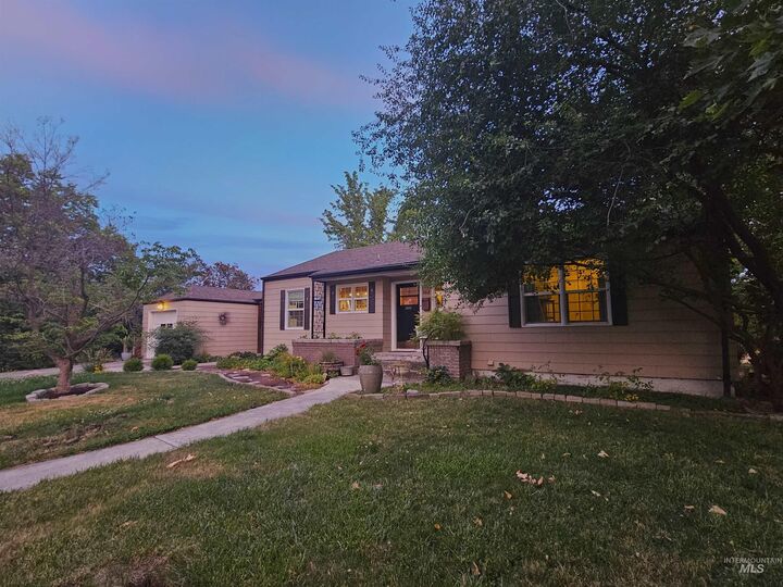 Property Photo:  102 18th Ave  ID 83501 