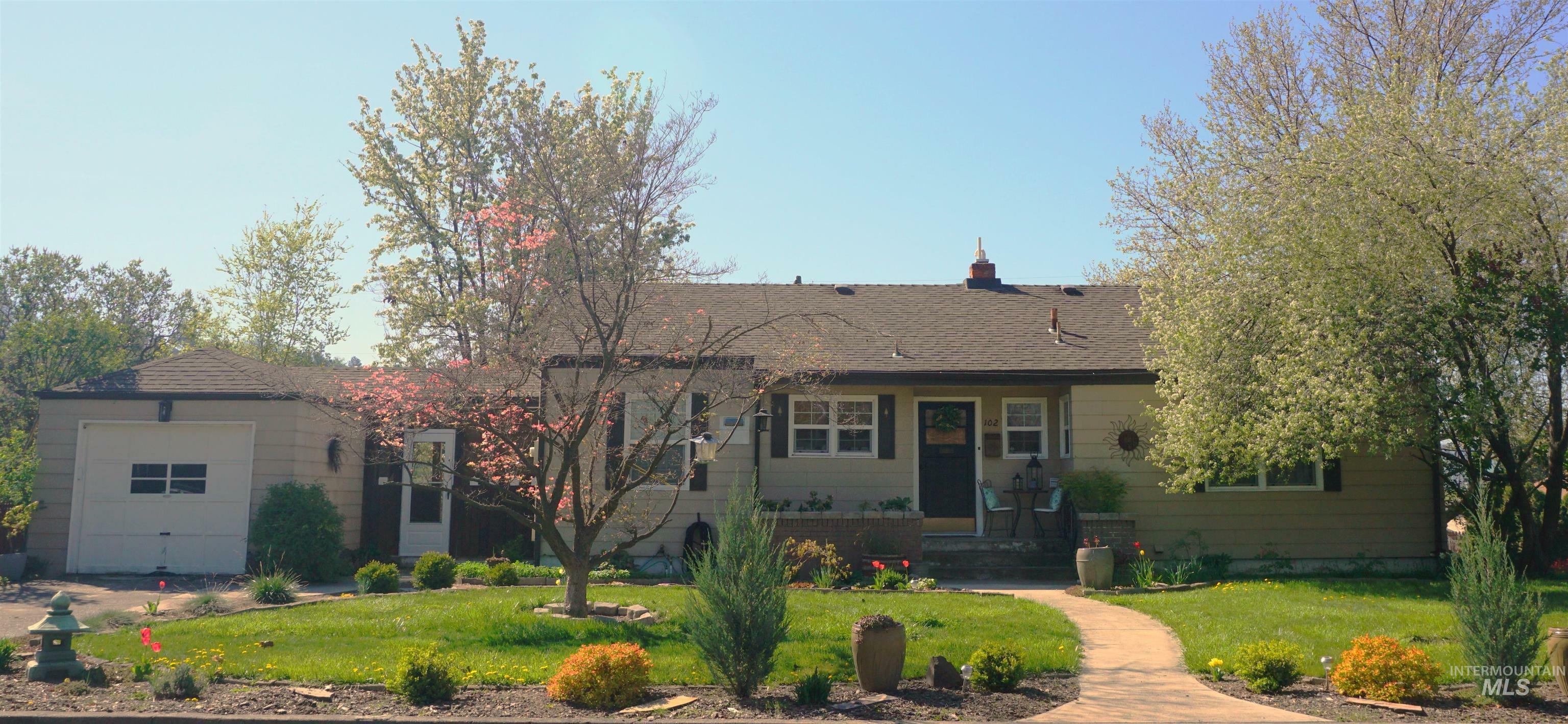 Property Photo: 102 18th Ave ID 83501