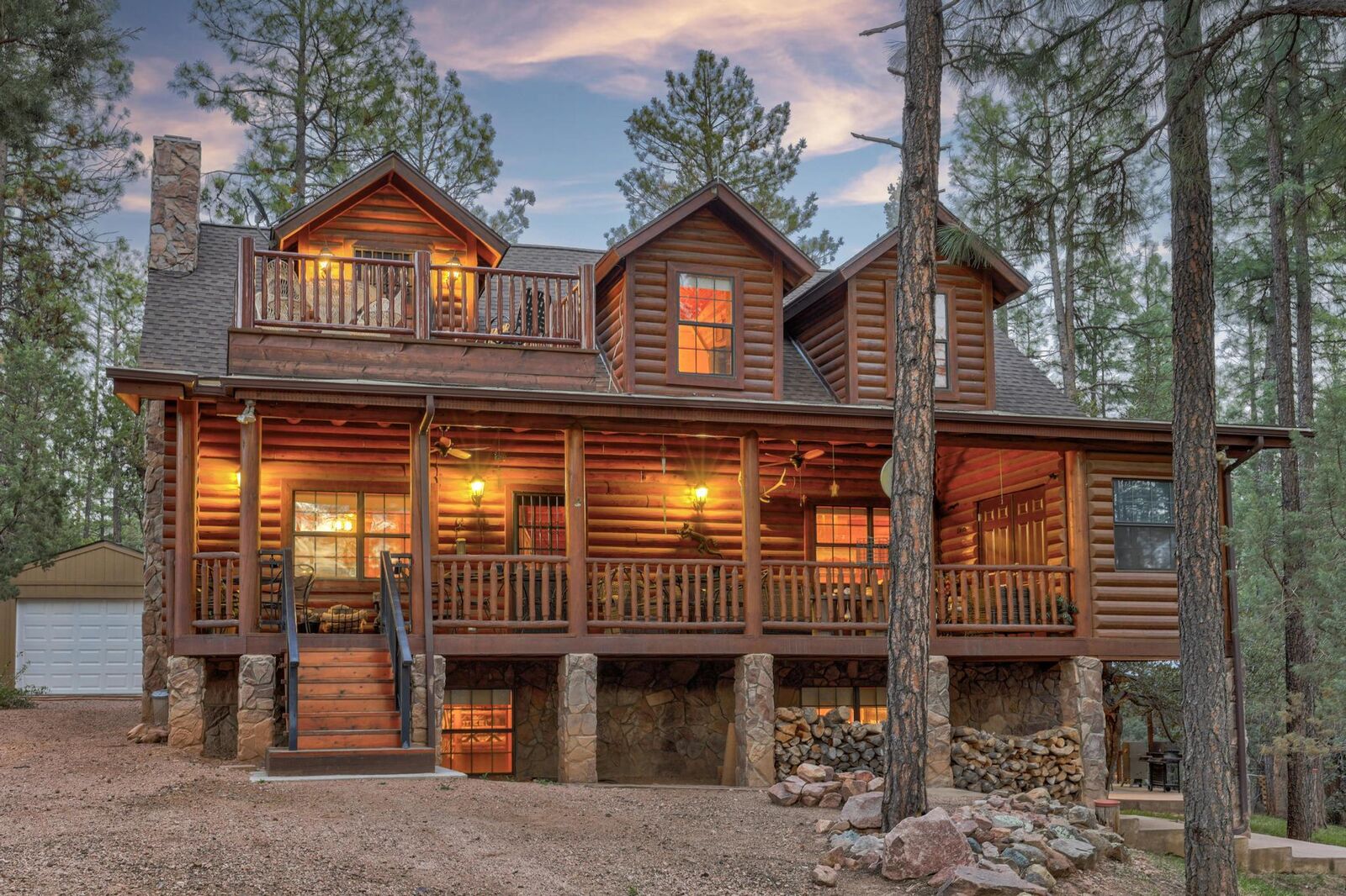 Property Photo: 441 N Meadow Way AZ 85541