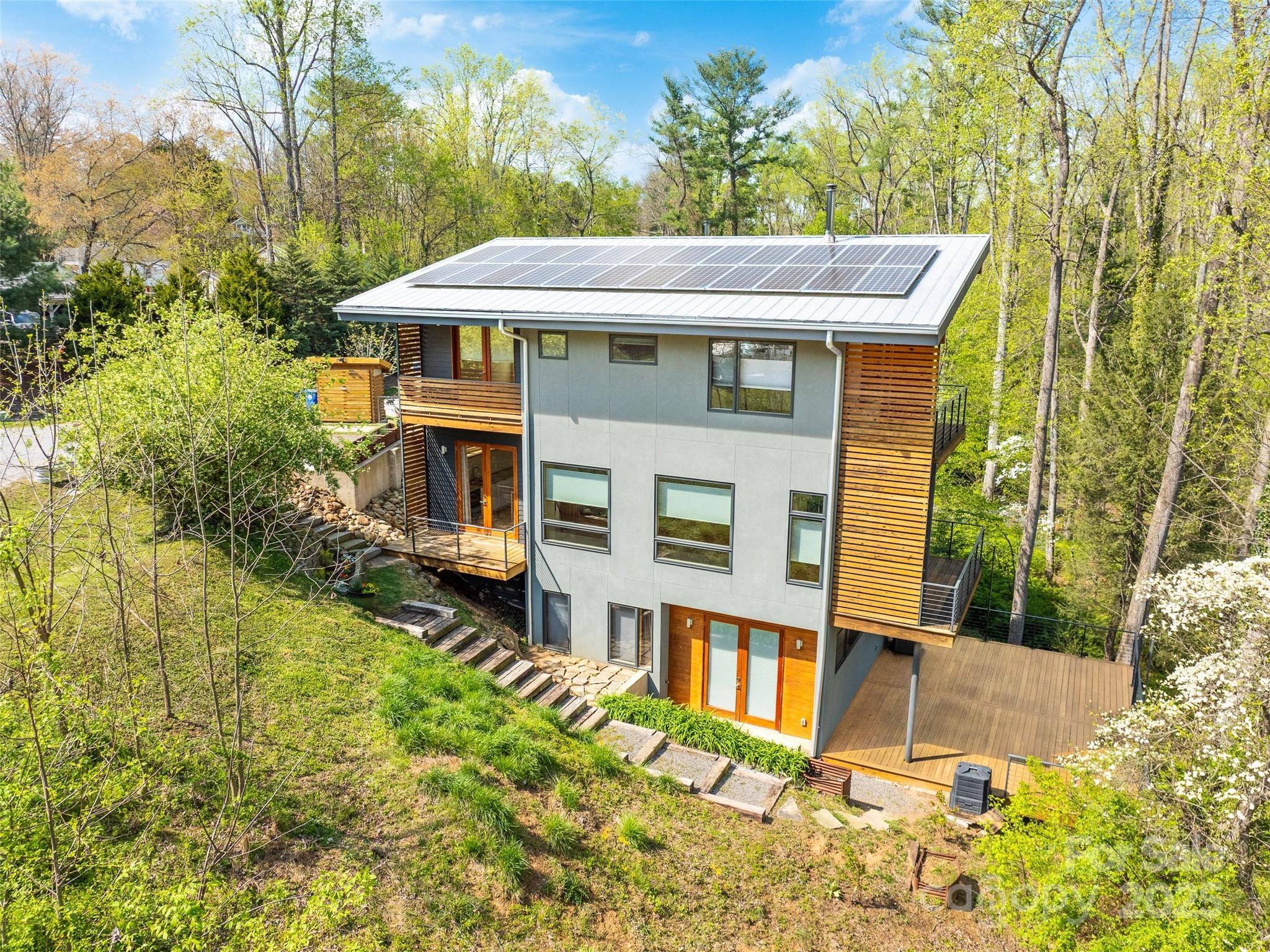 51 Shelburne Woods Drive  Asheville NC 28806 photo