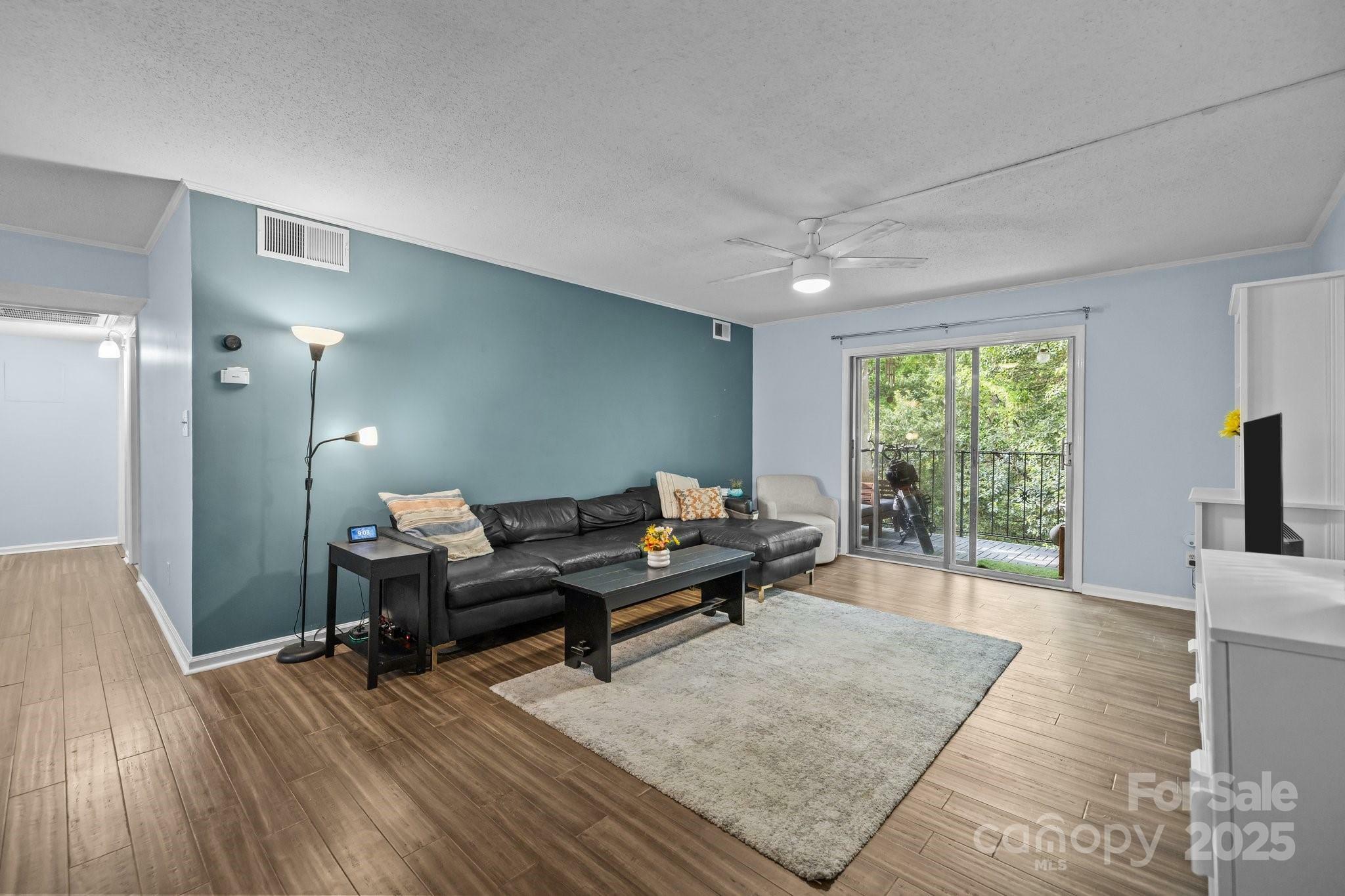 Property Photo: 4754 Hedgemore Drive O NC 28209