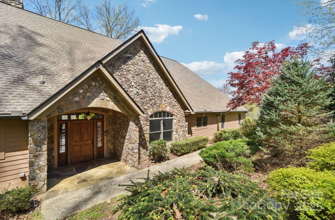 Property Photo: 206 View Ridge Parkway NC 28748