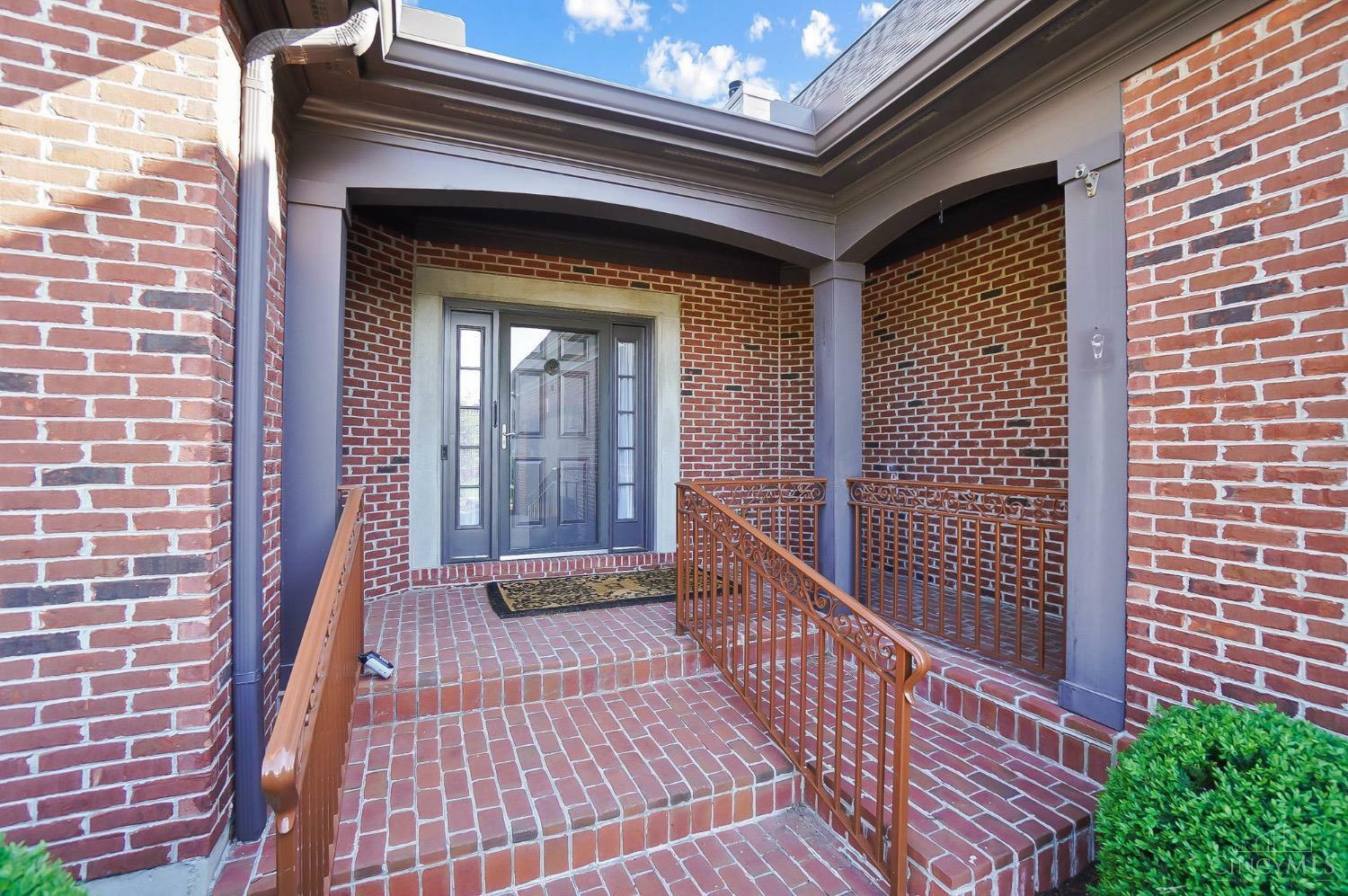 Property Photo: 100 Carruthers Pond Drive OH 45246