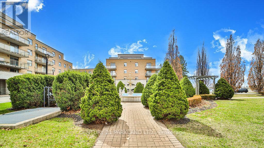 Property Photo: 2506 Rutherford Road 202 ON L4K 5N4