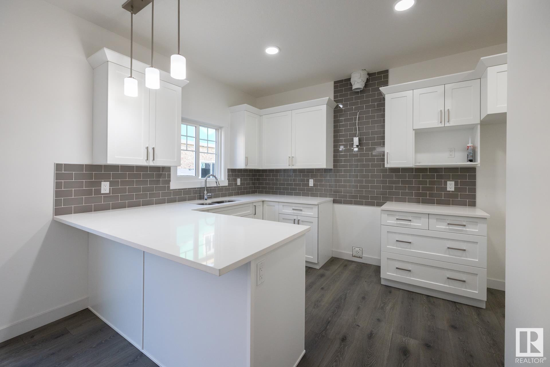 Photo de la propriété: 4709 Hawthorn Lane SW AB T6X 3C5