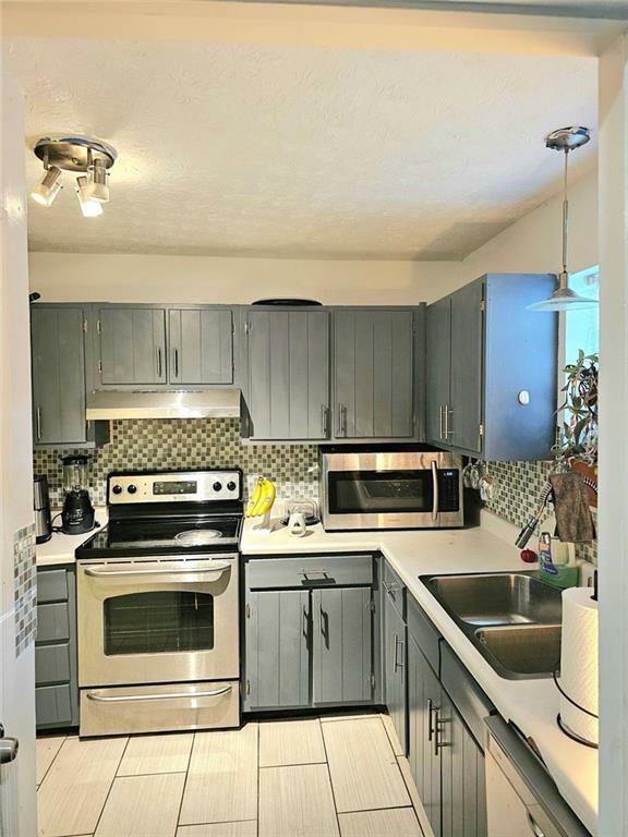 Property Photo: 6433 Stone Way GA 30260