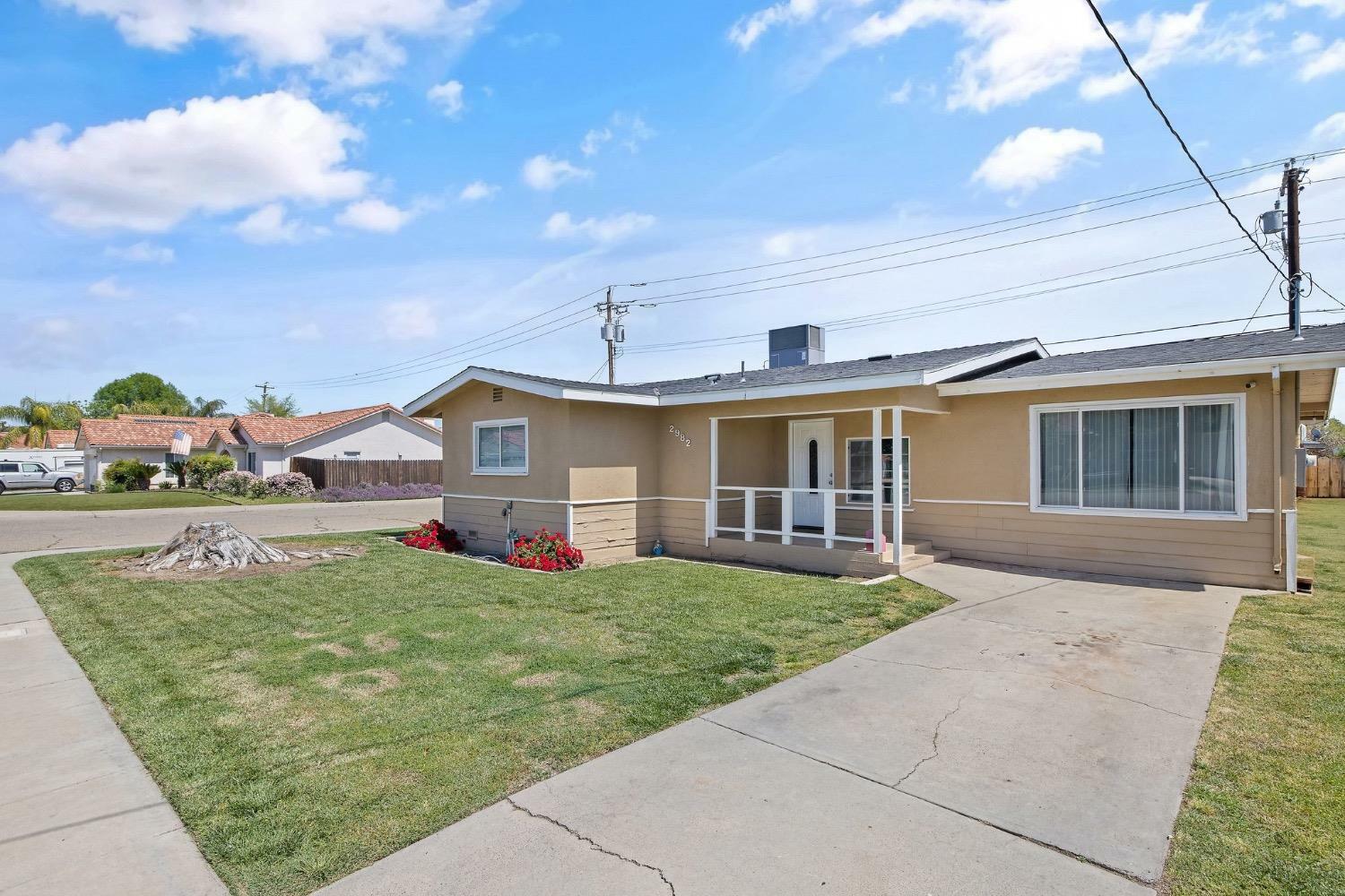 Property Photo: 2982 D St CA 93662