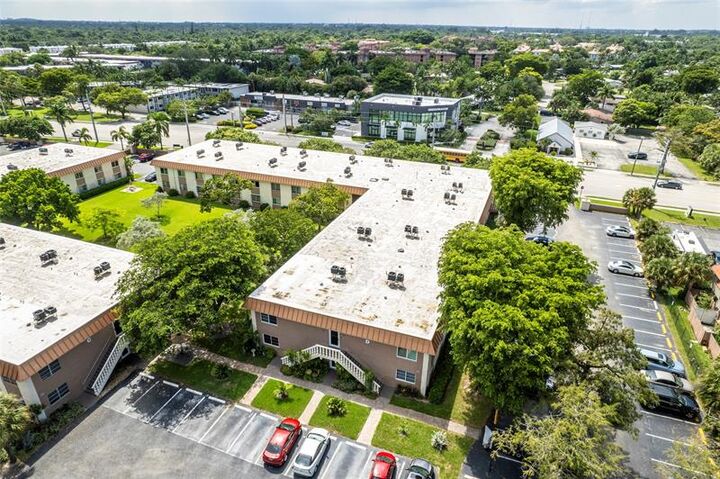 Property Photo: 1950 N Andrews Ave 210D FL 33311
