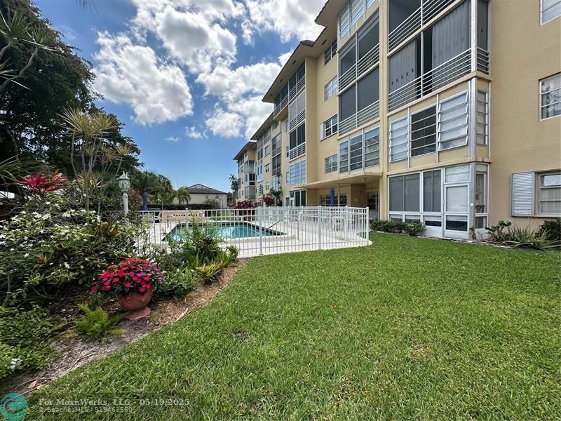 Property Photo: 4100 Crystal Lake Dr 109 FL 33064