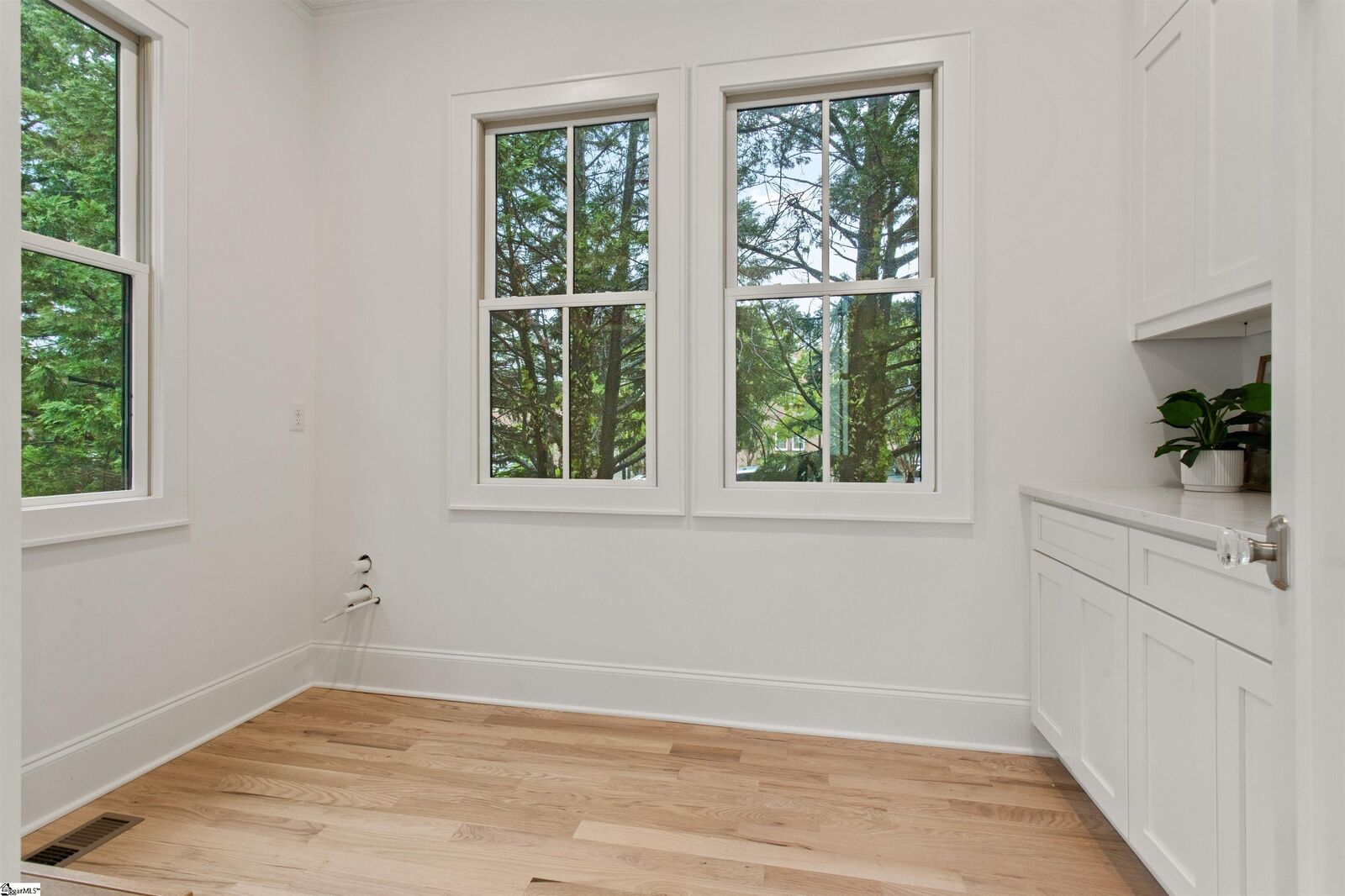 Property Photo:  215 W Earle Street  SC 29609 