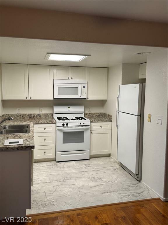 Property Photo: 1447 Hialeah Drive B NV 89119