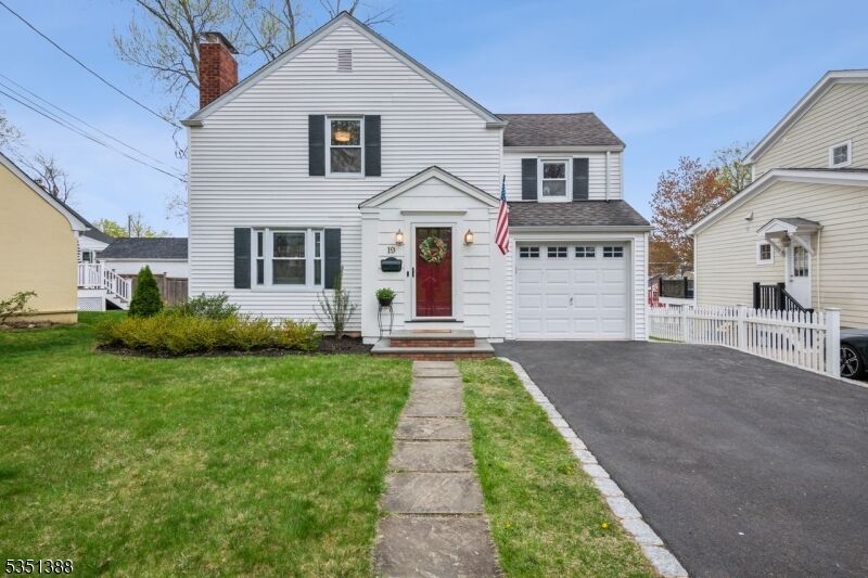 Property Photo:  19 Coleman Ave E  NJ 07928 
