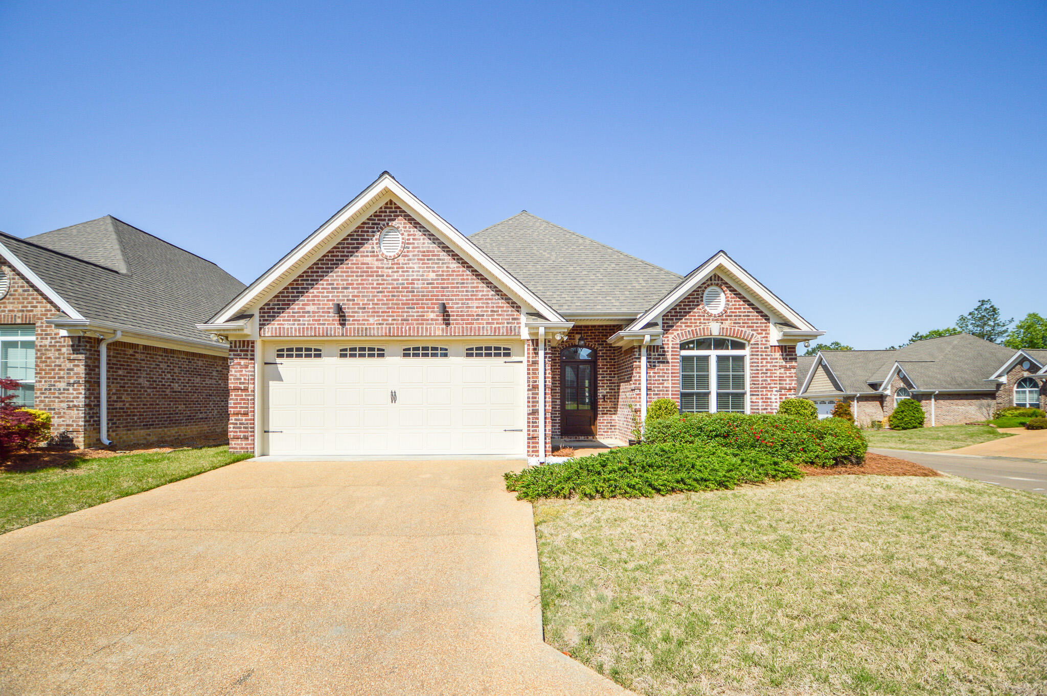 Property Photo: 100 Edwin Avenue MS 39759