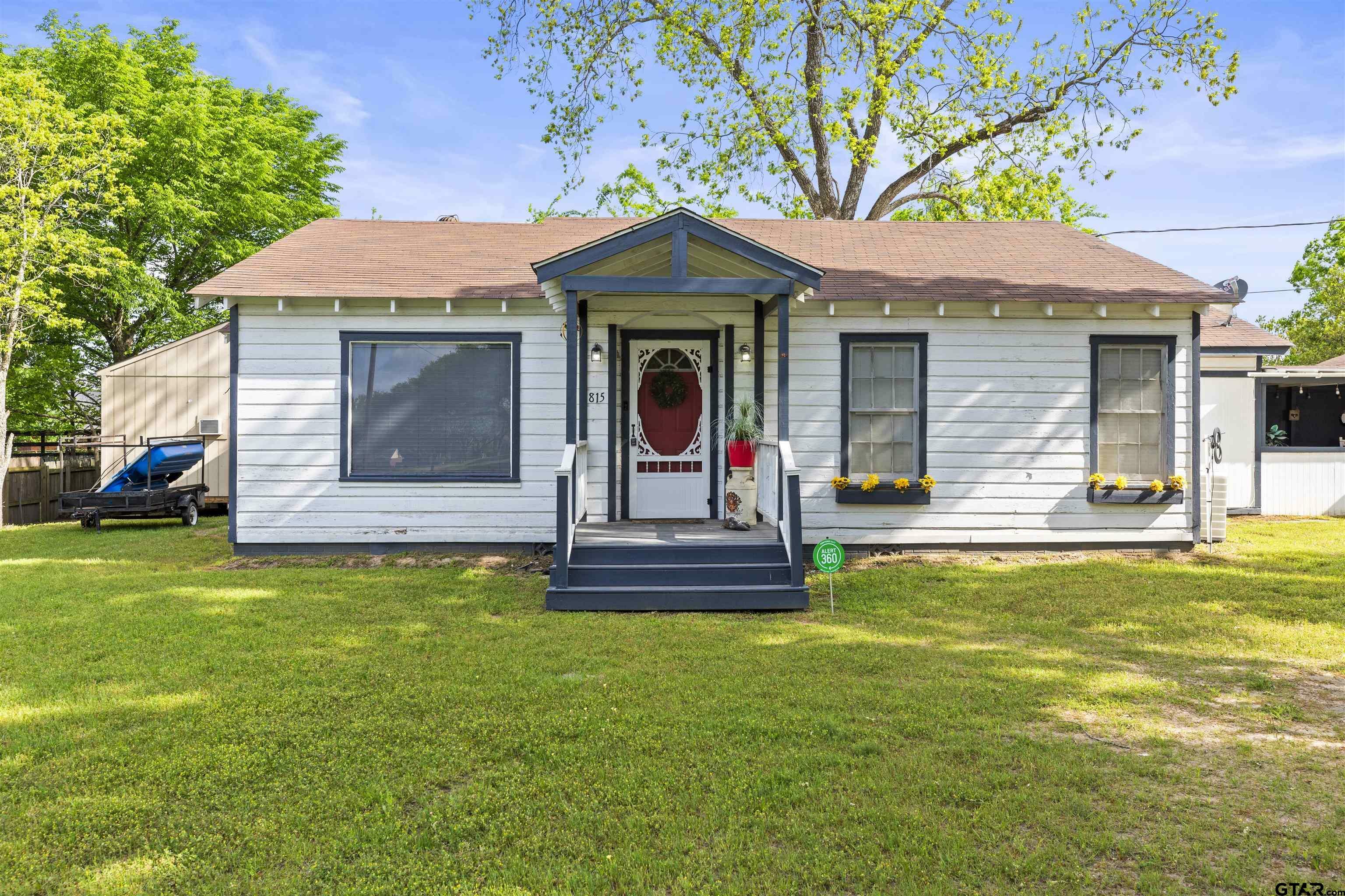 Property Photo: 815 E McDonald TX 75773