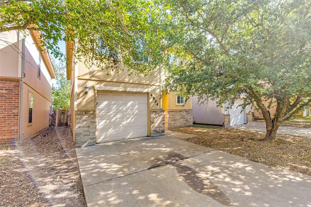 Property Photo: 4934 S Cancun Drive TX 77045