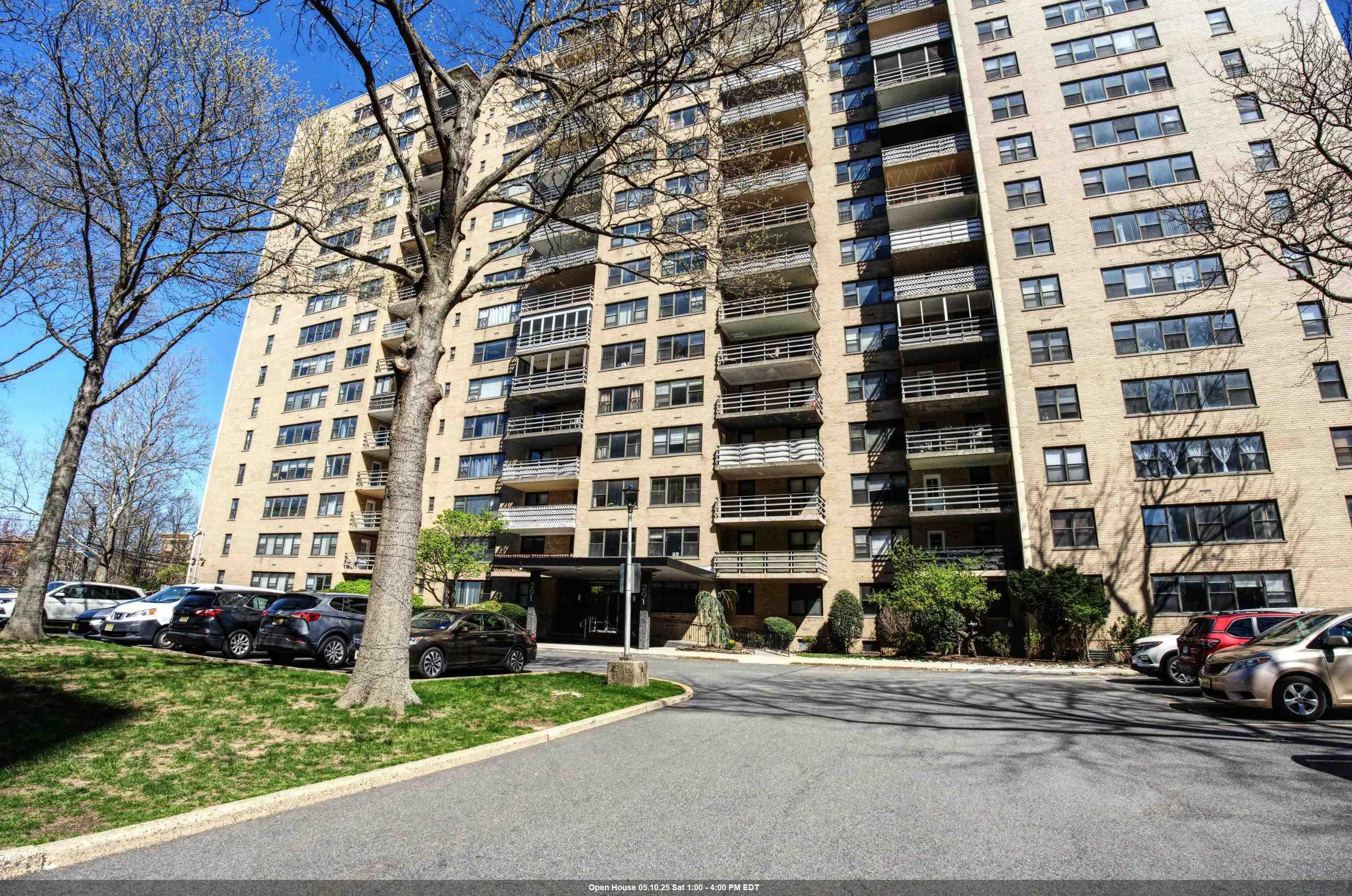 201 St Pauls Ave 14F  Jc, Journal Square NJ 07306 photo