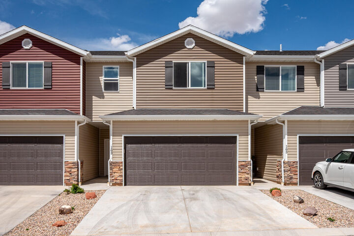 163 E 3100 N  Cedar City UT 84721 photo