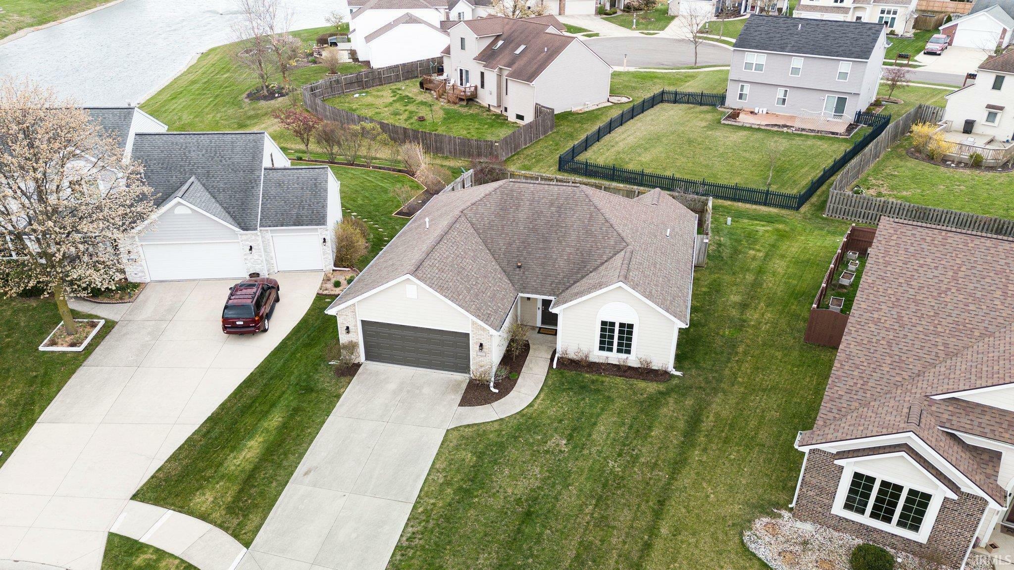 Property Photo: 7210 Canterwood Place IN 46835-4078