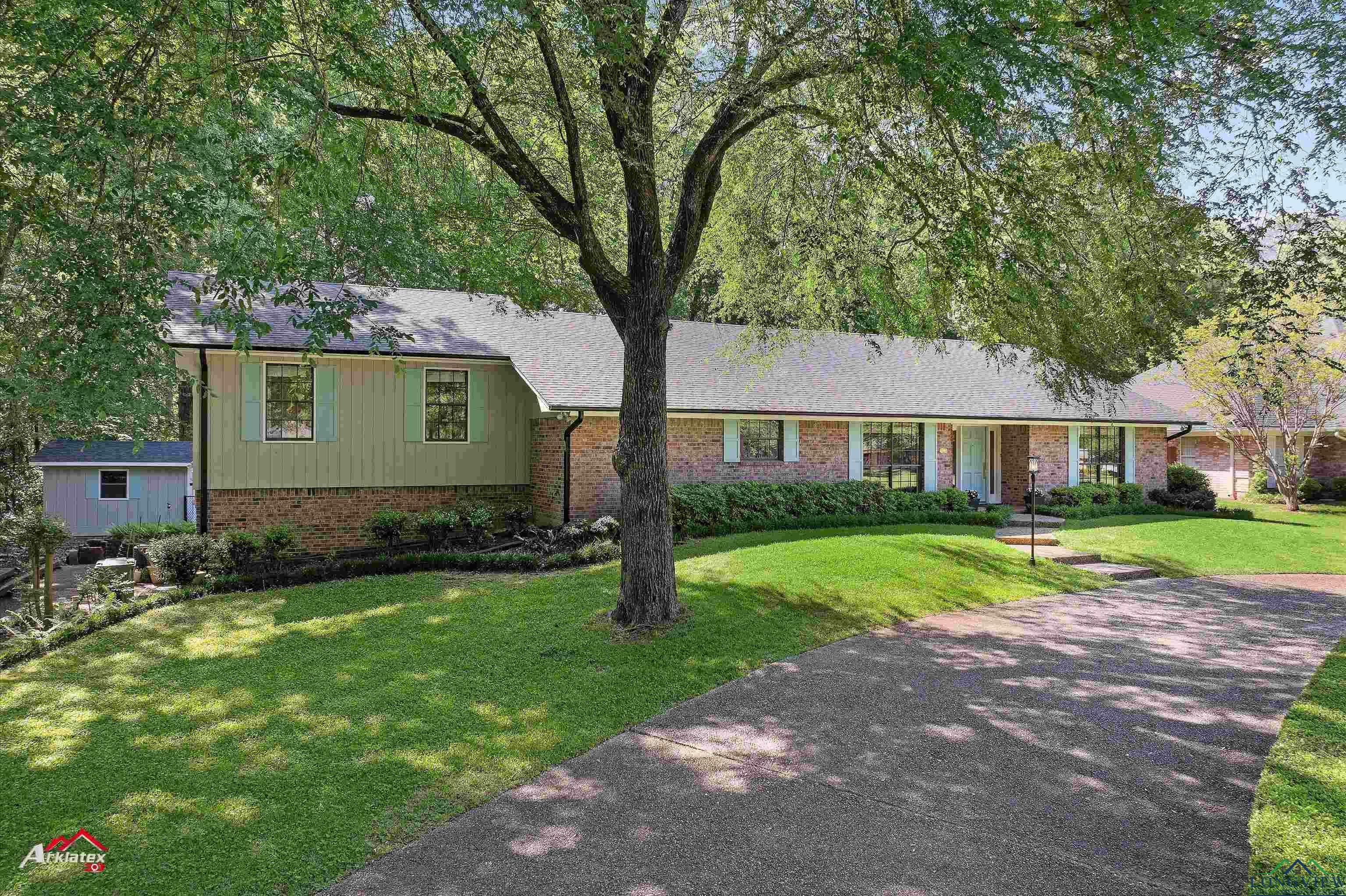 Property Photo: 403 Yates TX 75672