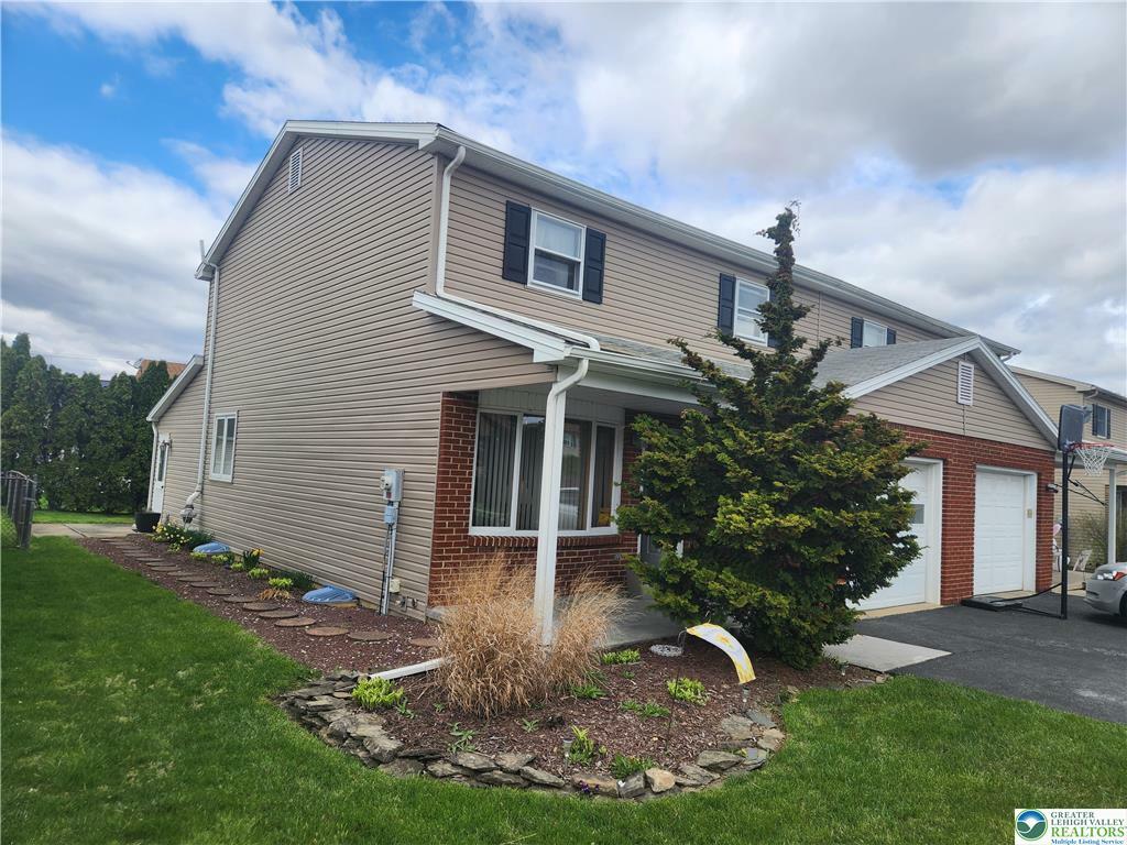 Property Photo: 1038 Barbara Drive PA 18037