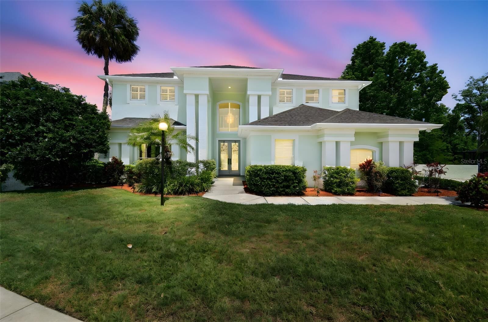Property Photo:  13310 Waterford Run Drive  FL 33569 