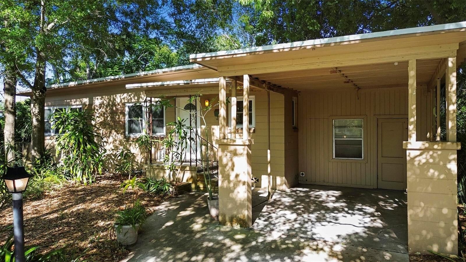 Property Photo: 1207 Cole Road FL 32803