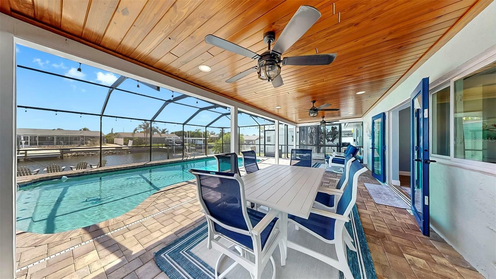 Property Photo: 6511 Senegal Palm Way FL 33572